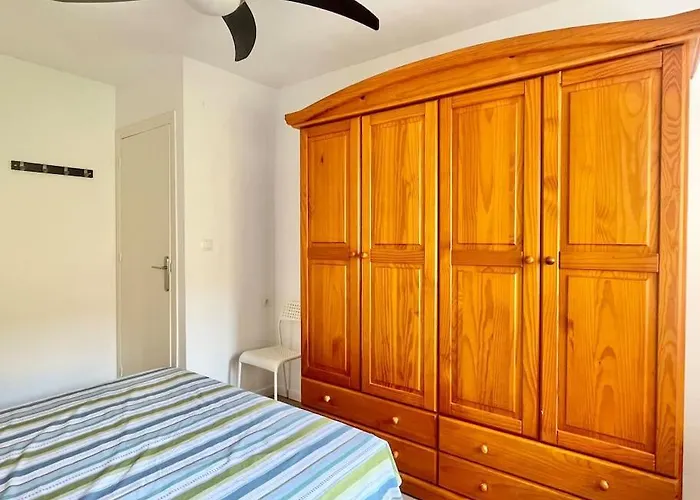3 Habitaciones, Terraza Y A 200 Metros De La Playa