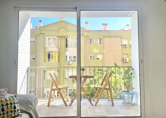 3 Habitaciones, Terraza Y A 200 Metros De La Playa