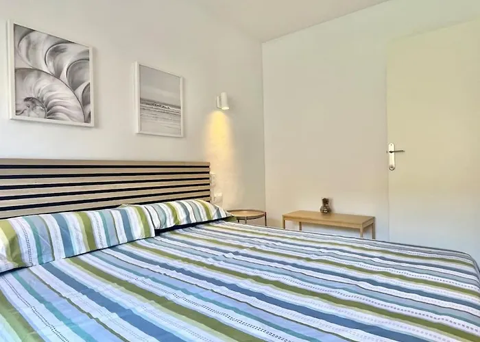 3 Habitaciones, Terraza Y A 200 Metros De La Playa